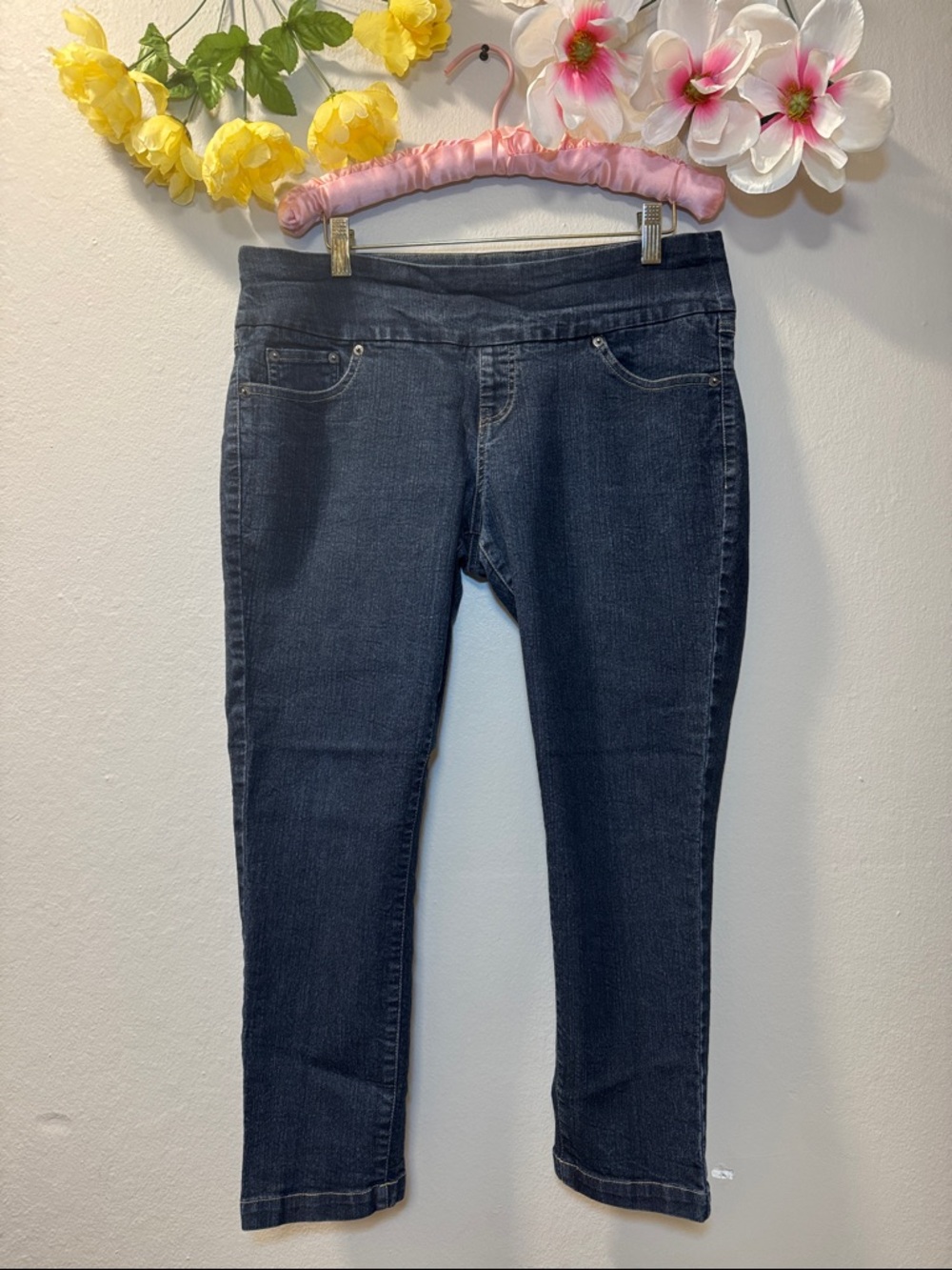 Women’s blue stresh pantsHUE